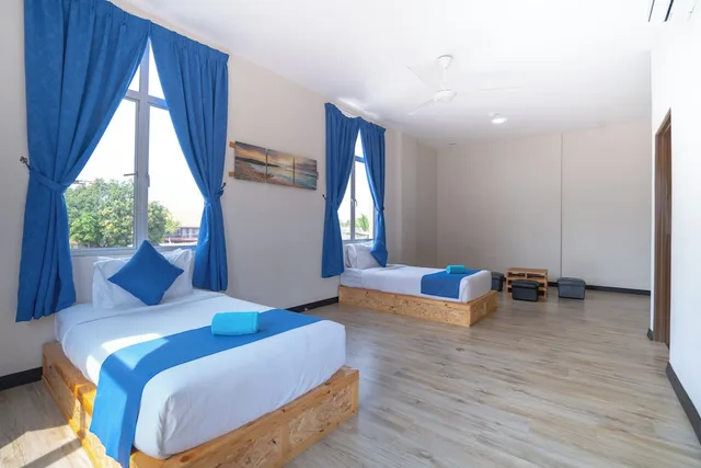 Executive, Family, 2 Double and Twin Beds، Paretto Seaview Hotel 2/4