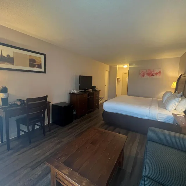 Room, King Bed, Lake Front، Hidden Valley Resort, Ascend Hotel Collection 6/8