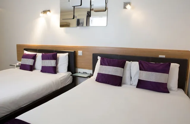 غرفة عائلية بسريرين مزدوجين، Westpoint Hotel 1/5