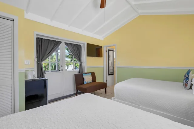 غرفة قياسية بسريرين مزدوجين بحمام خاص، The Palms Hotel 7/10