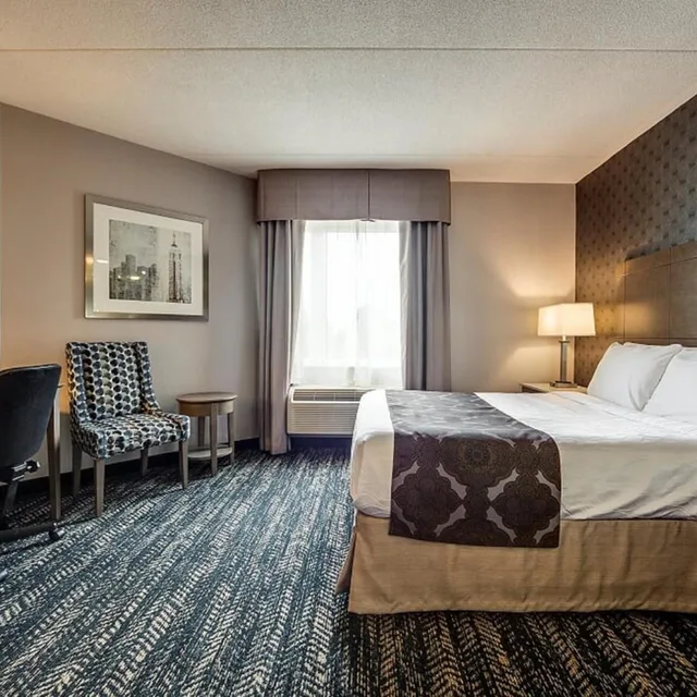 جناح بسرير كينج وسرير كوين بحوض جاكوزي، Monte Carlo Inn Brampton Suites 6/10