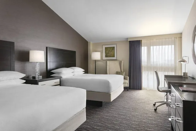 غرفة رباعية بسريرين كوين لذوي الإعاقة، Delta Hotels by Marriott Baltimore North 2/4