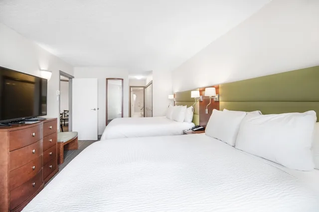 2 Bedrooms, Suite, 2 King Beds, Water Front، Victoria Regent Waterfront Hotel & Suites 2/10