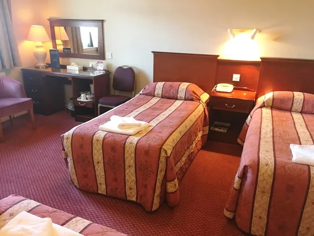 غرفة ثلاثية بثلاثة أسرّة، Ben Nevis Hotel And Leisure Club 3/7