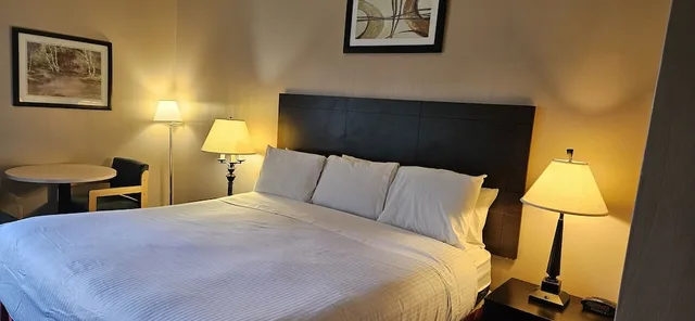 غرفة ديلوكس بسرير كينج، Bellis Inn Bellingham (ex Rodeway Inn) 2/3