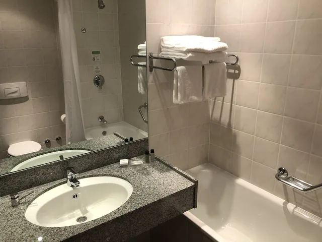 غرفة ديلوكس عائلية بسرير مزدوج وسرير فردي، Clayton Hotel Leopardstown 7/9