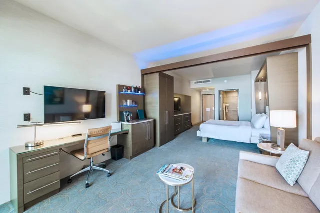 غرفة بسرير كينج لذوي الإعاقة، Shade Hotel Redondo Beach 3/8