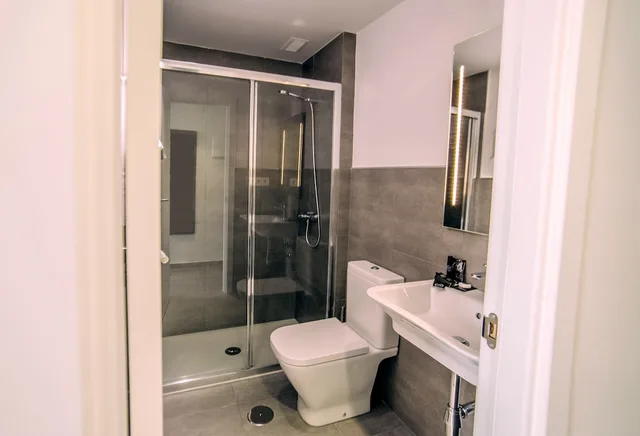 Interior, Studio, Queen Bed, Mannix Urban Apartments 2/3