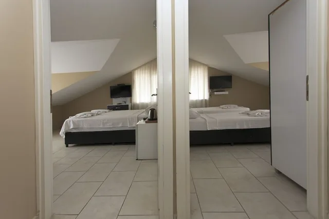 لوفت عائلي بسرير كوين وسريرين فرديين، Greenpeace Hotel 7/7
