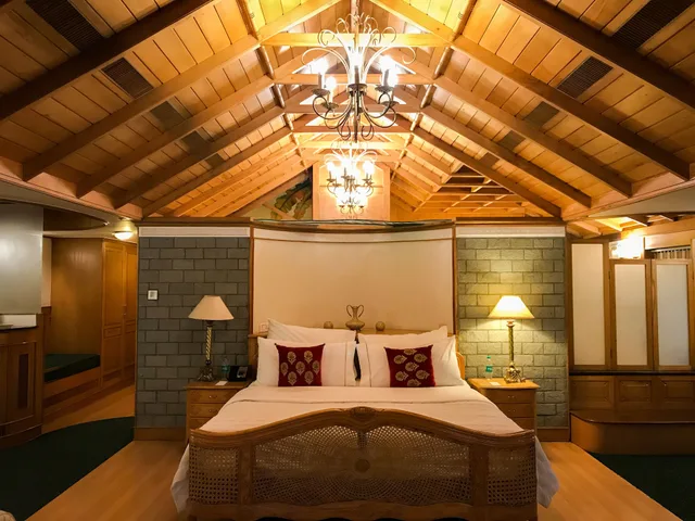 جناح كلوب بسرير كينج، Le Meridien Kochi 3/5