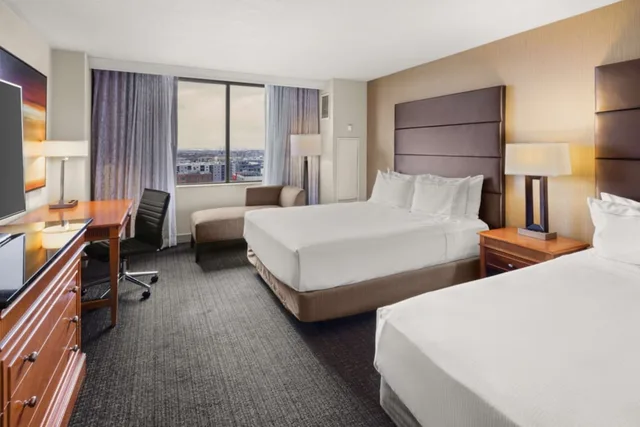 غرفة قياسية بسريرين كوين، Hilton Salt Lake City Center 1/8