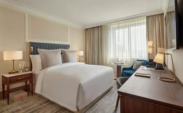 Superior, Private Garden، Jumeirah Carlton Tower London 2/6