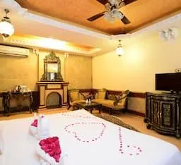 جناح ملكي، Chokhi Dhani Indore An Ethnic Village Resort 2/2