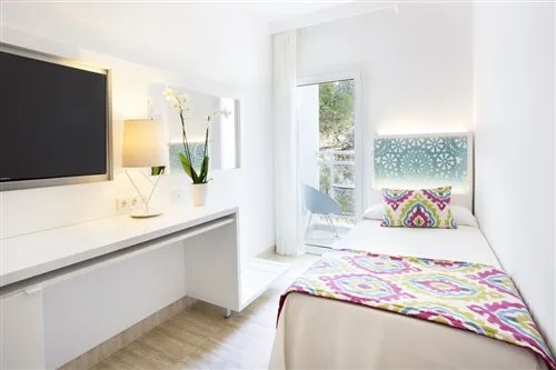 Room, Double Bed, Lateral Side Sea View, Grupotel Ibiza Beach Resort - Adults Only 2/2