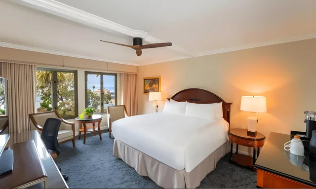 Room, King Bed, Balcony, Monterey Plaza Hotel & Spa 1/1