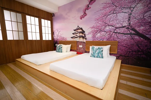 Deluxe, Family, Single Bed, Swing & Pillows at USJ Taipan 1/2