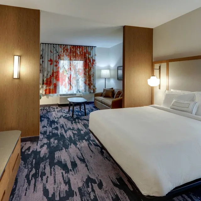 Executive, Suite, King Bed, Sofa, Fairfield Inn & Suites by Marriott Asheville Weaverville 2/8
