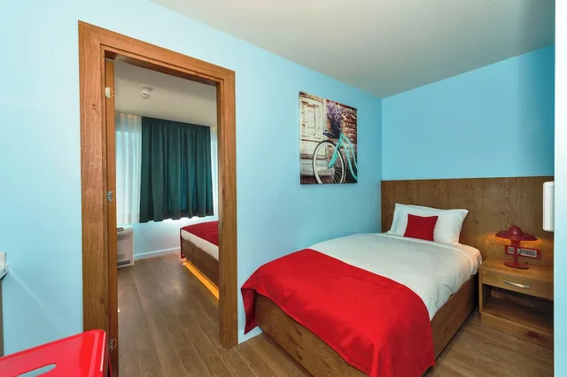 غرفة كومفورت بسرير مزدوج وسرير فردي بغرفتي نوم، Hotel Taksim Nis (ex. Endless Hotel Taksim) 2/2