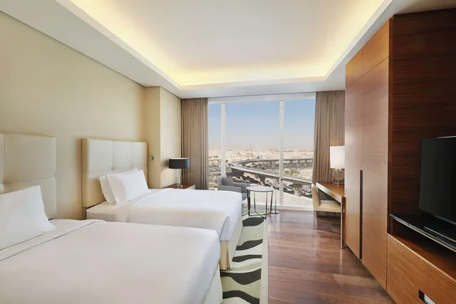 استوديو بسرير كينج لذوي الإعاقة، فندق هيلتون الرياض والشقق الفندقيه(Hilton Riyadh Hotel & Residences) 1/3