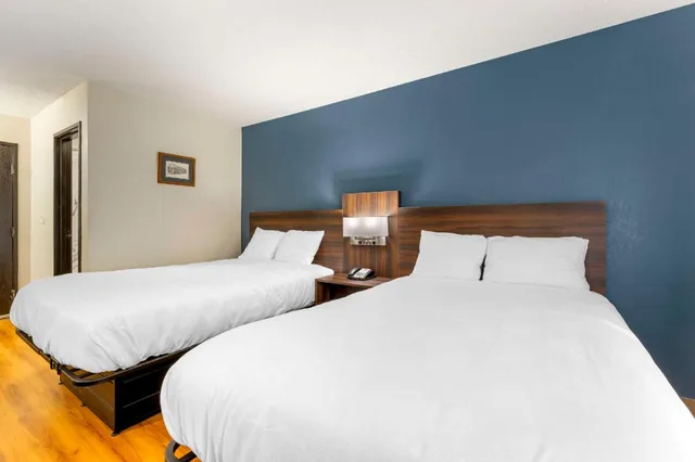 Efficiency, 2 Double Beds، Suburban Studios LaVale-Cumberland 2/10