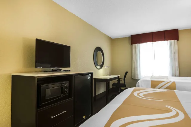 غرفة قياسية بسريرين كوين، Quality Inn Phenix City Columbus 5/6