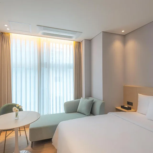 Deluxe, Double Bed, Lateral Side Sea View، The Marine View Hotel 8/10