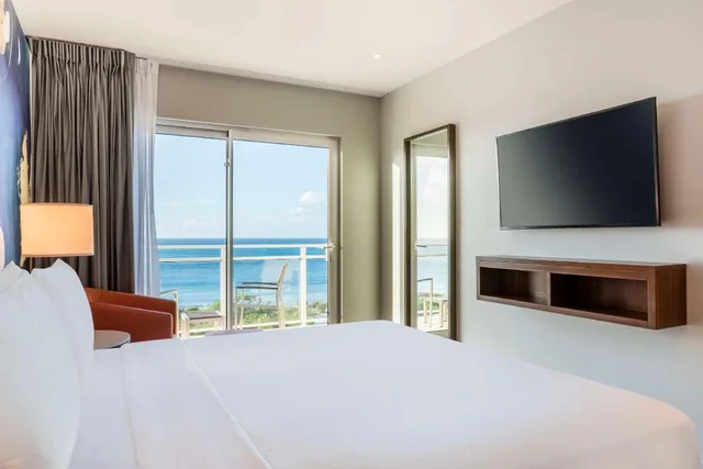 Master, Suite, King Bed, Ocean Front, Embassy Suites by Hilton Aruba Resort 1/6