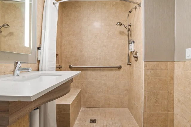 غرفة قياسية بسريرين كوين لذوي الإعاقة، Holiday Inn Baton Rouge College Drive I-10 4/4