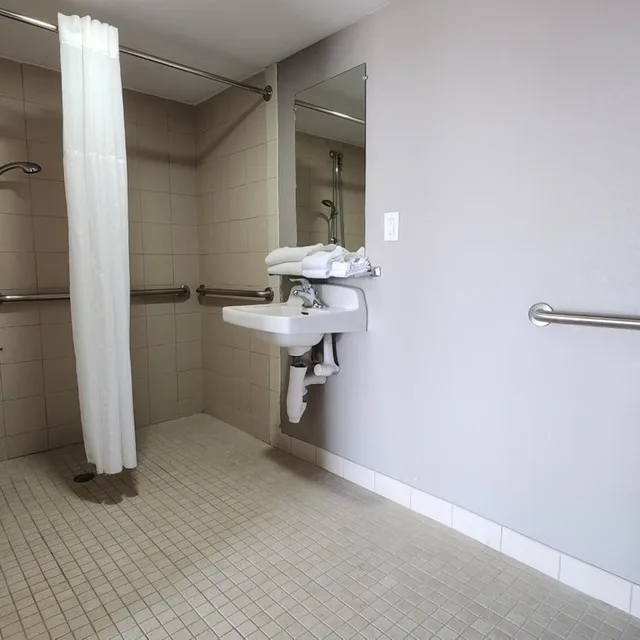 غرفة بسرير كوين لذوي الإعاقة، Motel6 Webster Tx Houston Nasa Lake 9/10