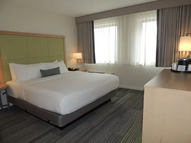 غرفة بسرير كوين لذوي الإعاقة، The Inn at Longwood Medical 1/2