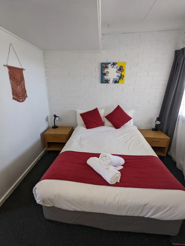 غرفة بسرير مزدوج، KAPUTAR MOTEL - NARRABRI 1/2