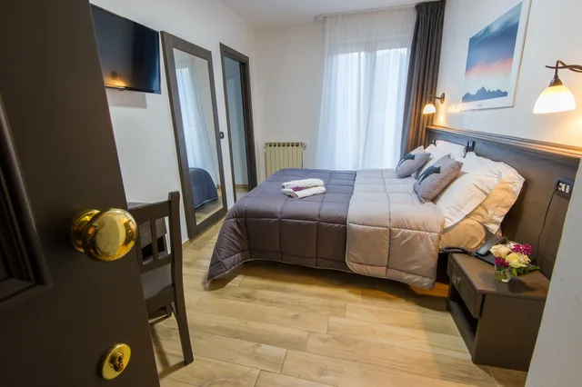 Room, Triple, Murphy Bed, Terrace، Hotel Iris 4/10