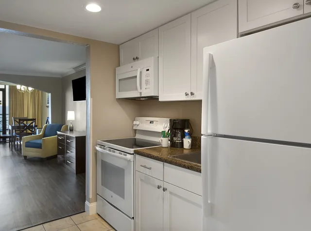 Efficiency, King Bed, Ocean View, The Caravelle Resort 4/4