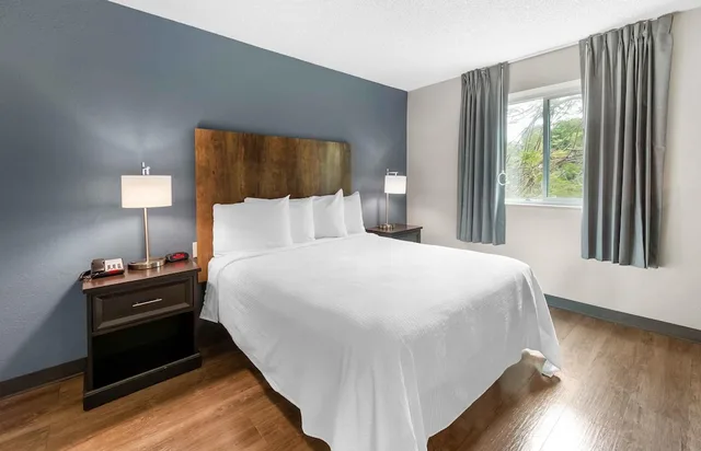 استوديو ديلوكس بسرير كوين مع أريكة، Extended Stay America Premier Suites - Miami - Airport - Miami Springs 4/7