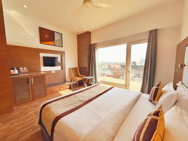 غرفة بزنس بسرير كوين، Hotel Sawera Grand 1/3