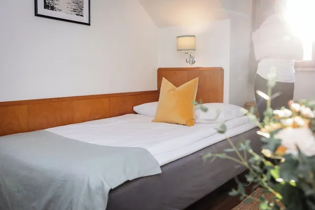 غرفة بسرير مزدوج مفردة بسرير فردي، Hotell Lysekil 9/10