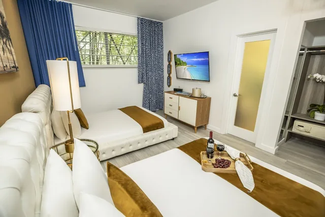 غرفة نوم مزدوجة بإطلالة على المسبح، Catalina Hotel & Beach Club 5/10
