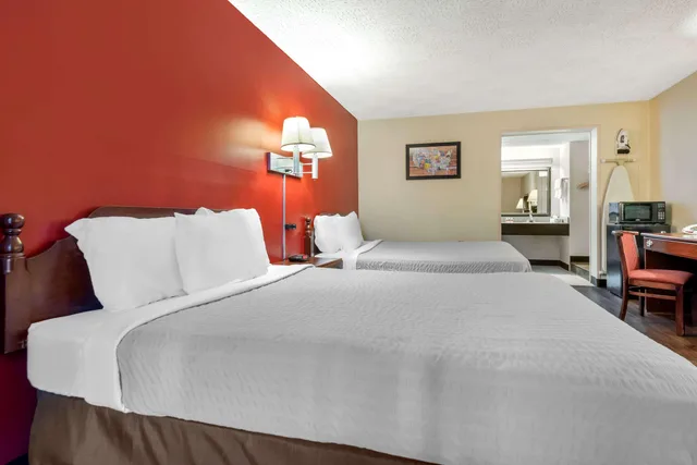غرفة رباعية بسريرين كوين، Econo Lodge Cortland Downtown NY 2/5