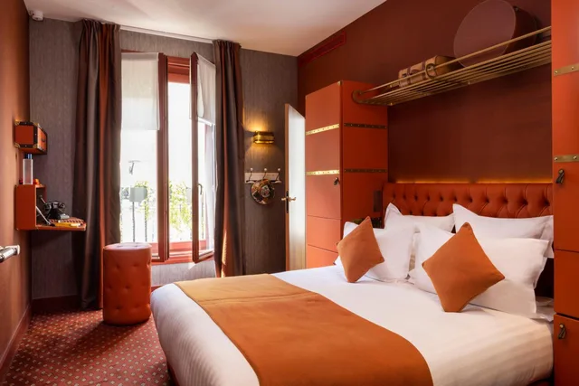 غرفة سوبيريور بسرير كينج بشرفة، Whistler Hotel 1/7
