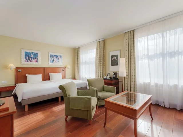 Premium, King Bed, Old Town View، Radisson Blu Ridzene Hotel, Riga 4/9