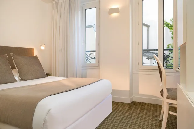 Adjoining, Double Bed, Hotel Mistral 4/7