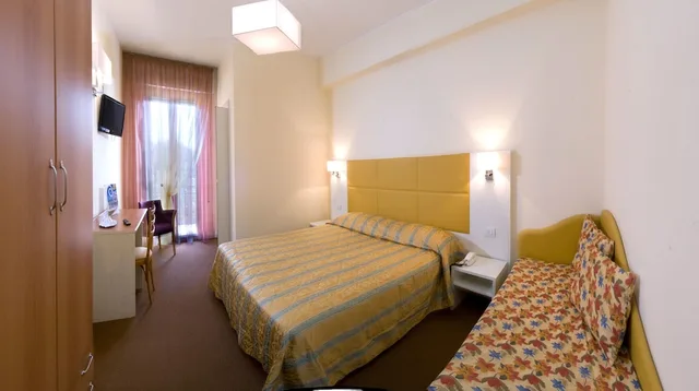 Superior, Double Bed, Hotel St. Moritz 2/9