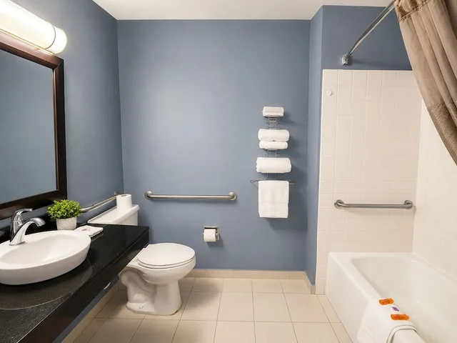 غرفة قياسية بسرير كينج لذوي الإعاقة، Motel6 Morehead, KY 4/6
