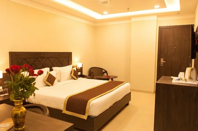 غرفة ديلوكس بسرير مزدوج بإطلالة على المدينة للمدخنين، Hotel Rg Inn 5/8