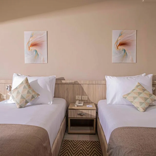 غرفة بسرير كينج بإطلالة على المسبح، Amarina Abu Soma Resort and Aquapark 5/8