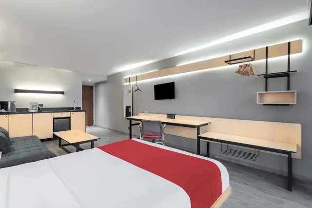 غرفة سوبيريور بسرير كوين، City Express by Marriott Guadalajara Aeropuerto 1/3