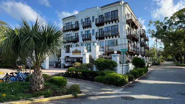 جناح بمطبخ، Ocean Inn and Suites 1/1