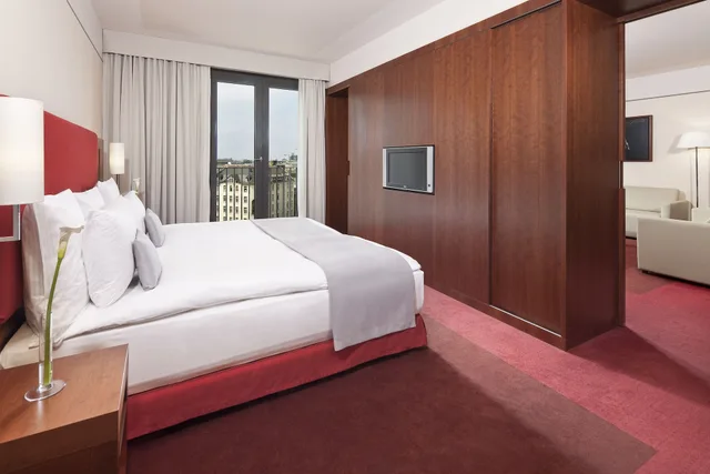 Grand, the Level, Suite, Executive Lounge Access، Melia Berlin 1/2