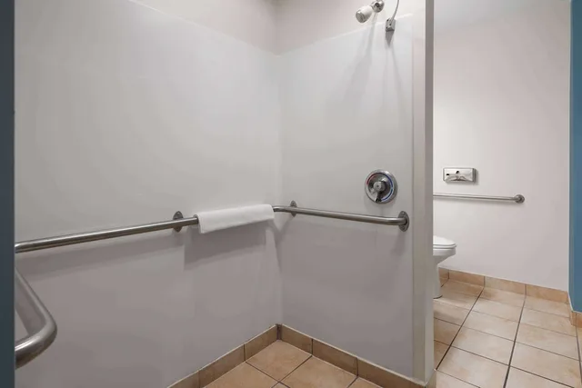 Room, 2 Queen Beds, Accessible, Baymont by Wyndham Boardman 5/5