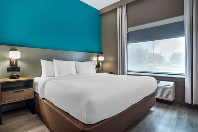 جناح مع أريكة، Comfort Inn & Suites Crestview South 3/4